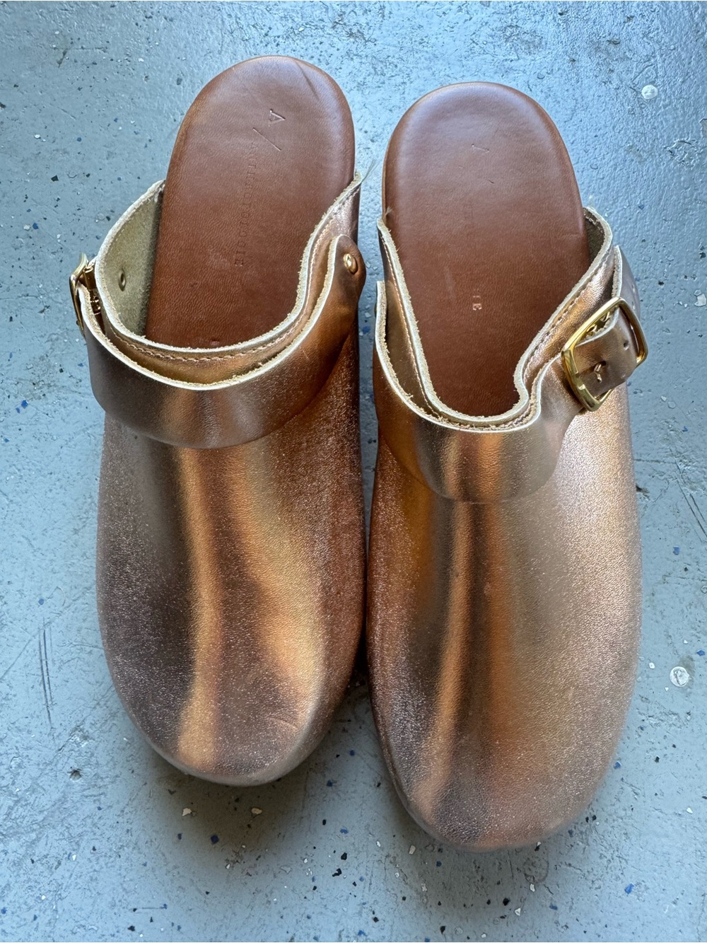 Anthropologie Abba Rose Gold Metallic Leather Clogs. - Picture 2 of 9